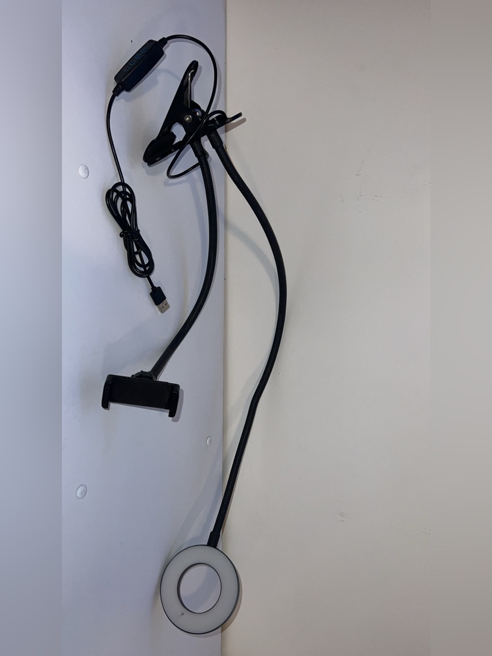 On Air Adjustable Black 
 Phone Holder with Ring Light
